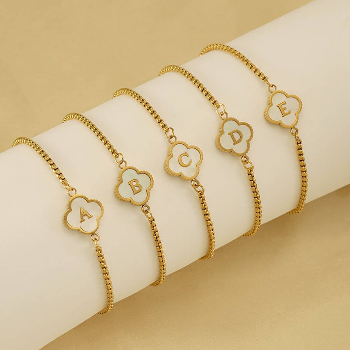 CWAJE1959_Adjustable Four Leaf Clover Letter Shell Bracelet