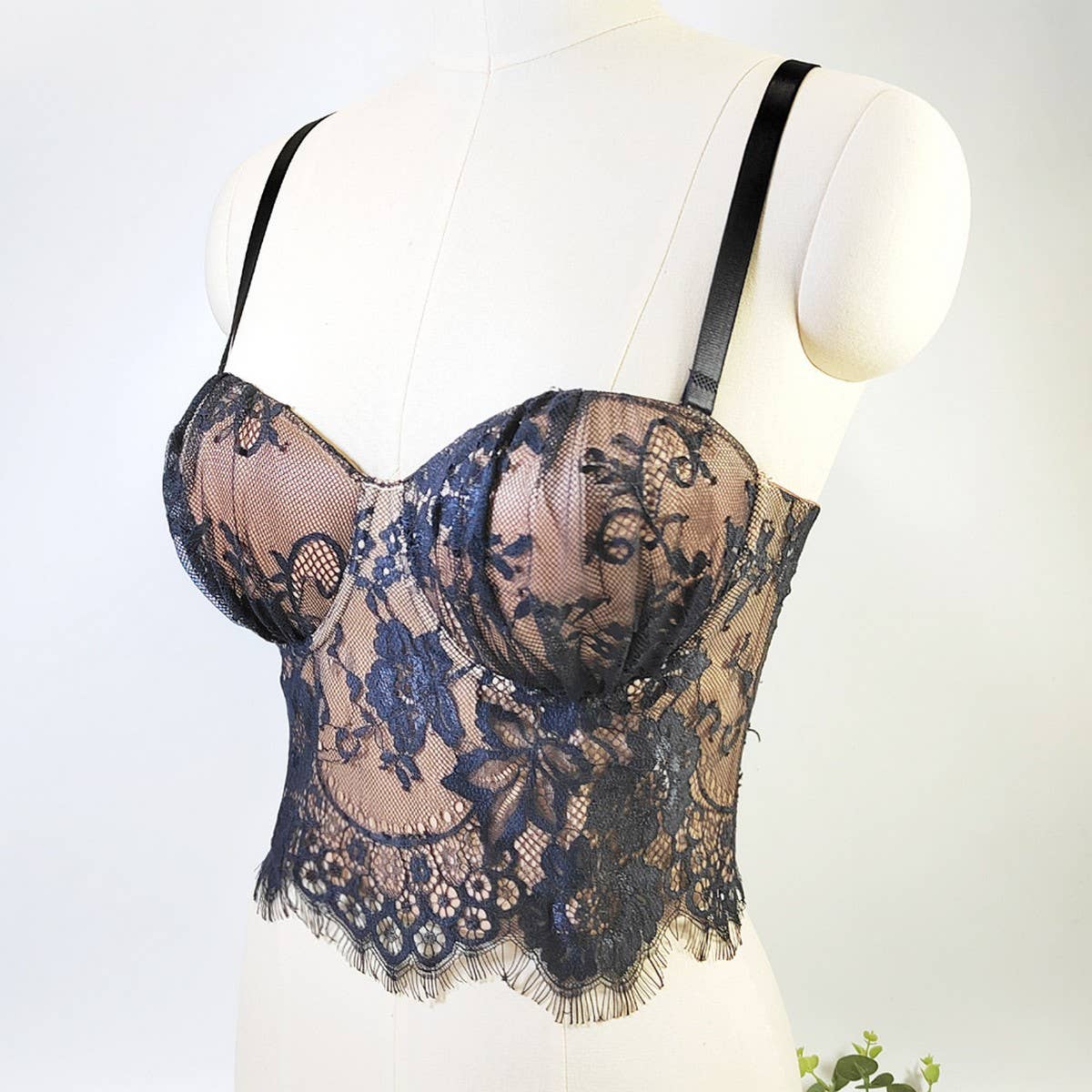 FASHIONABLE PADDED LACE HERRINGBONE BRA