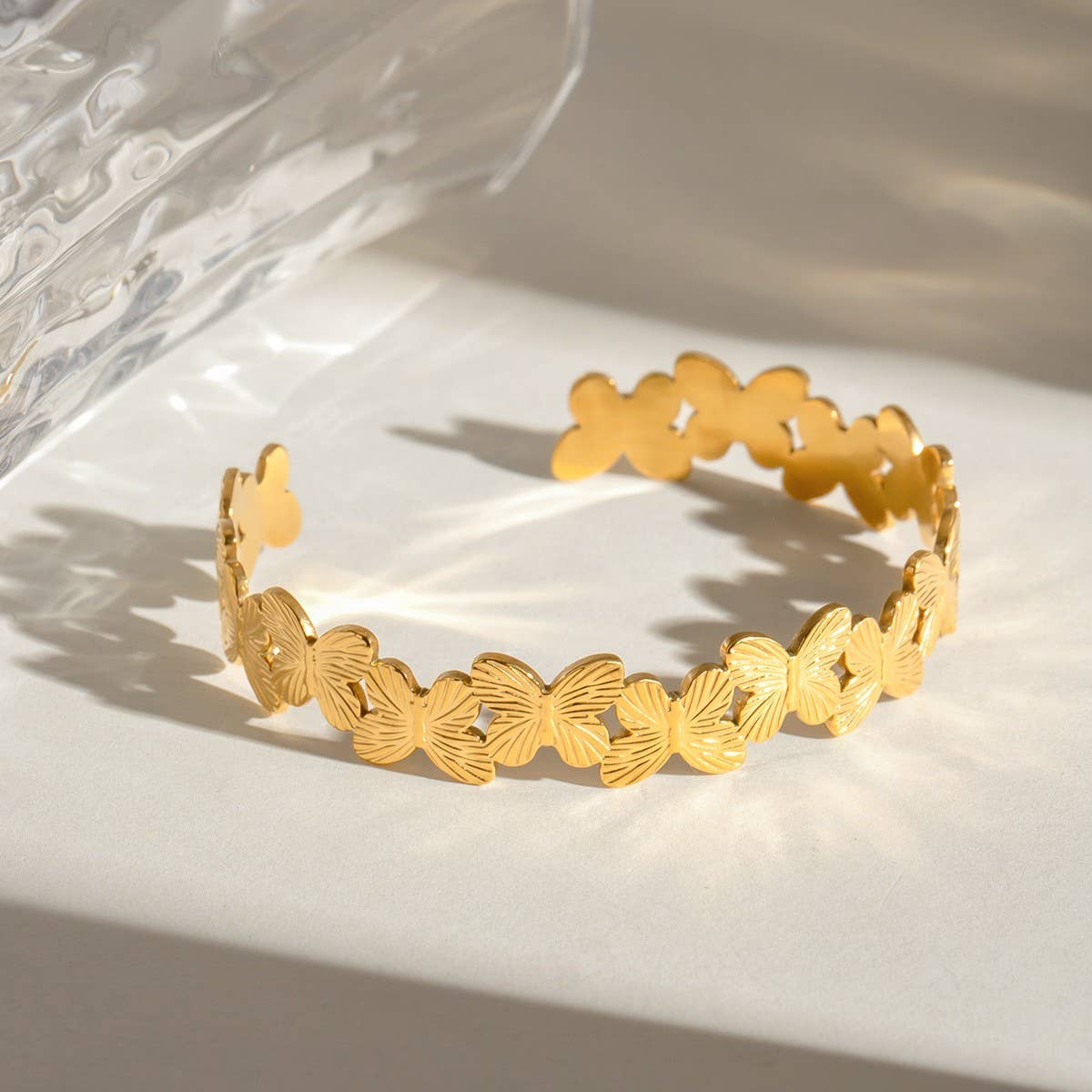 18K Gold Ribbed Butterfly Open Cuff Bracelet_CWAJE4887