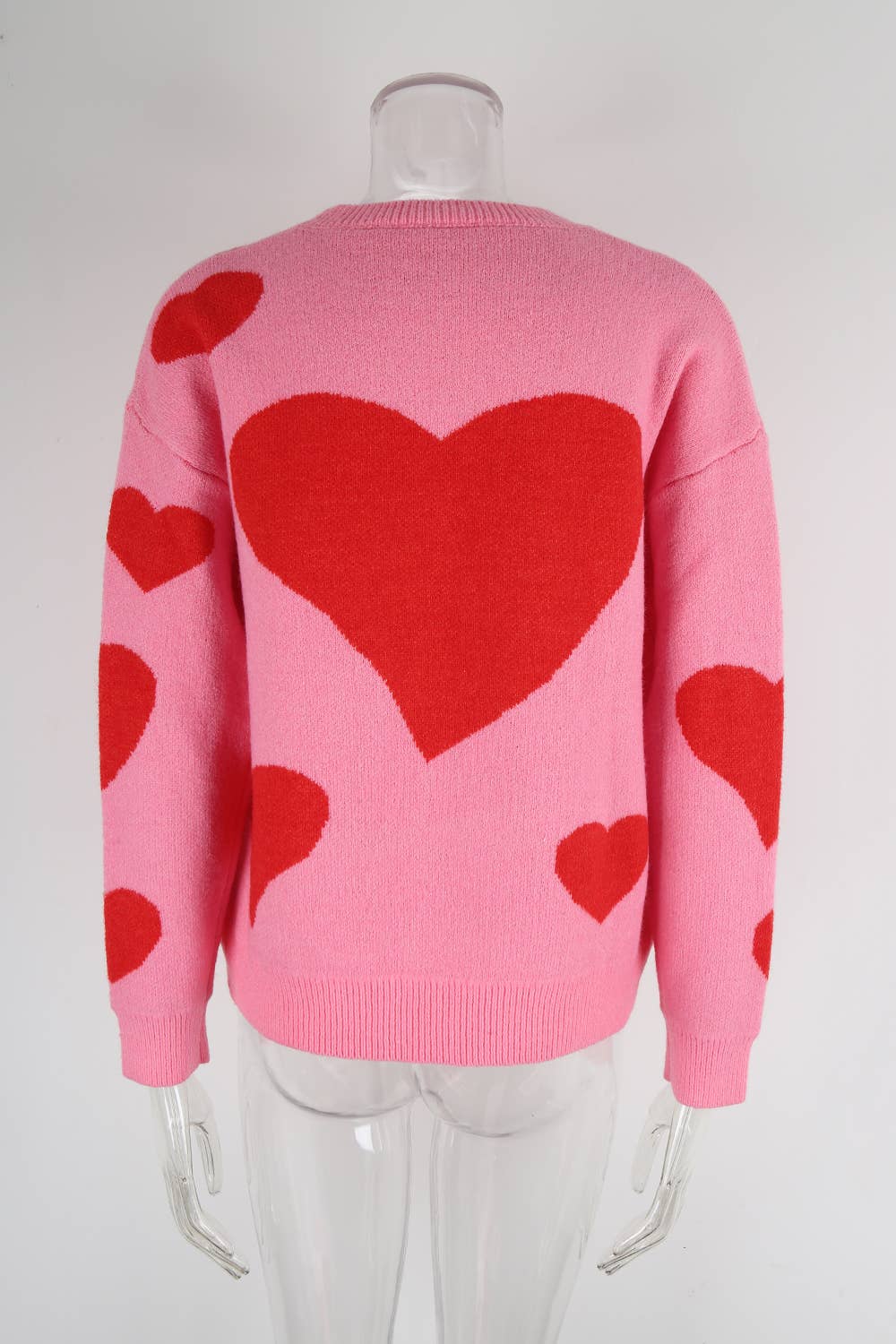 Fashionable heart-shaped color-blocking sweater
