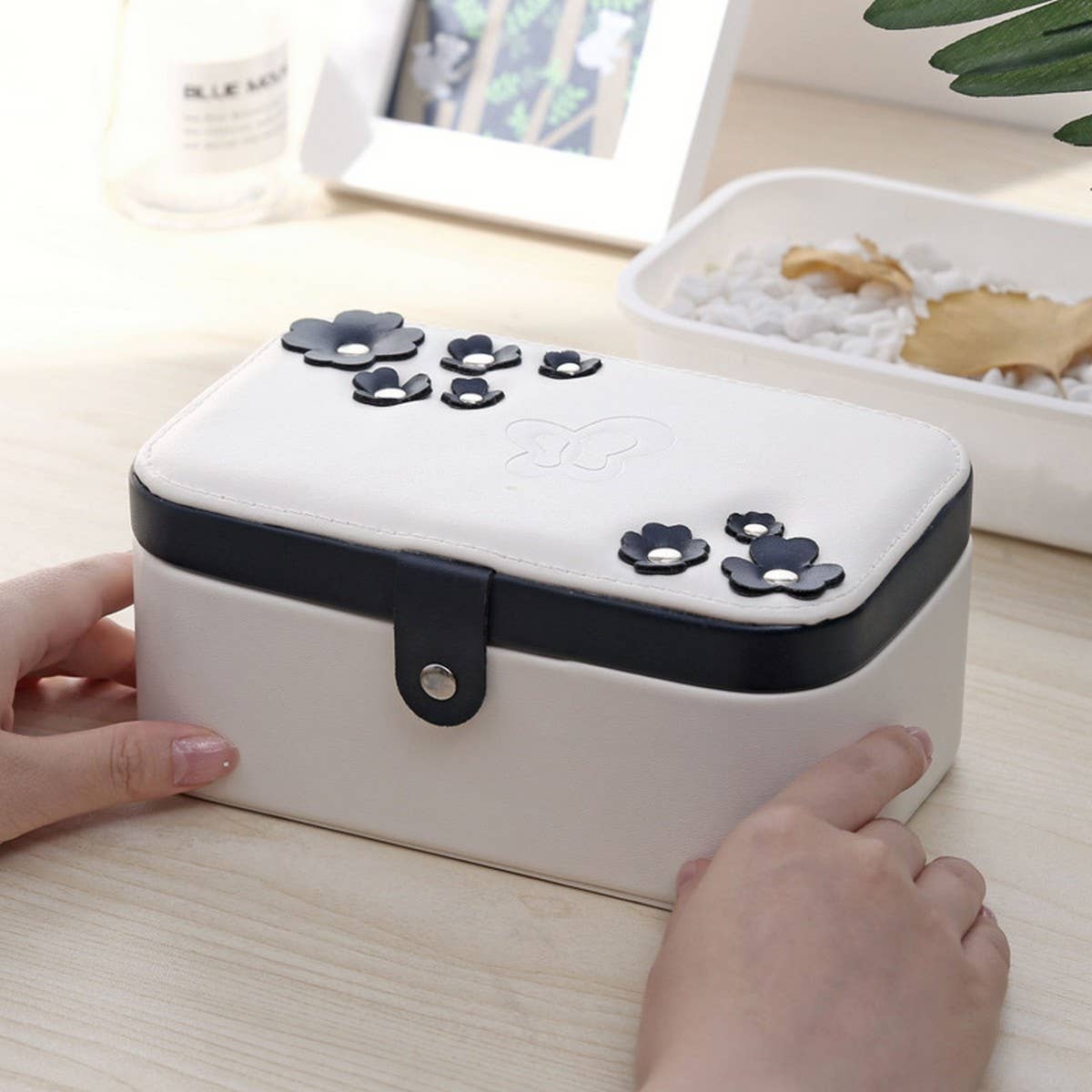 CUTE BUTTON TRAVEL JEWELRY STORAGE BAG