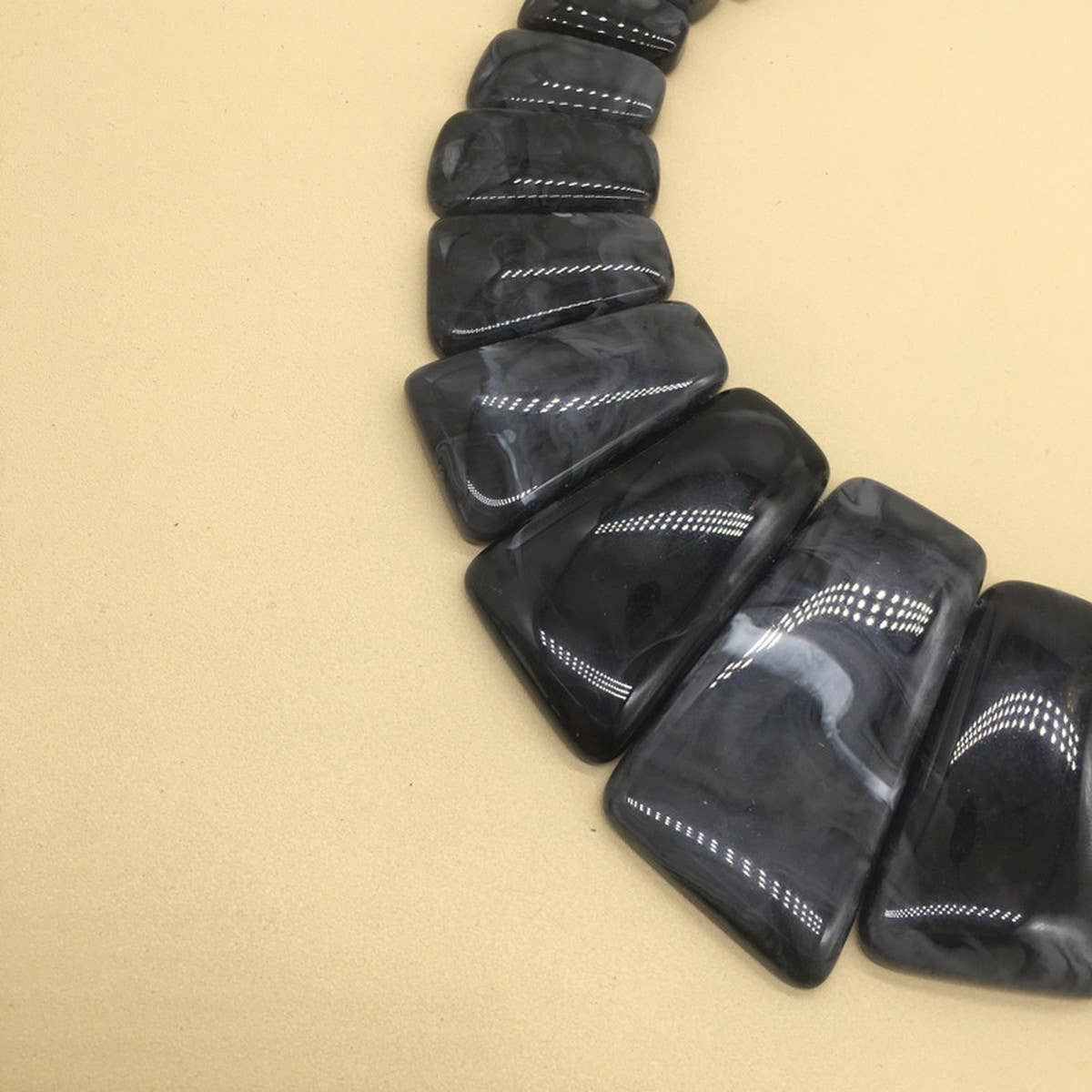 RETRO PERSONALITY RESIN GEOMETRIC NECKLACE_CWMM4726