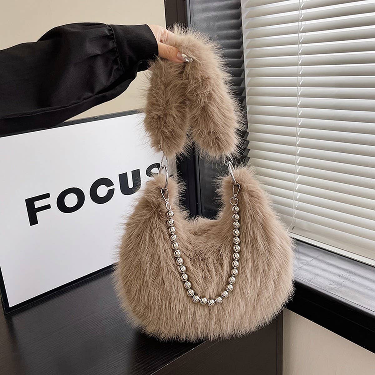 Faux Fox Fur Fluffy Bag Women Pearl Chain Shoulder_CUAB00566