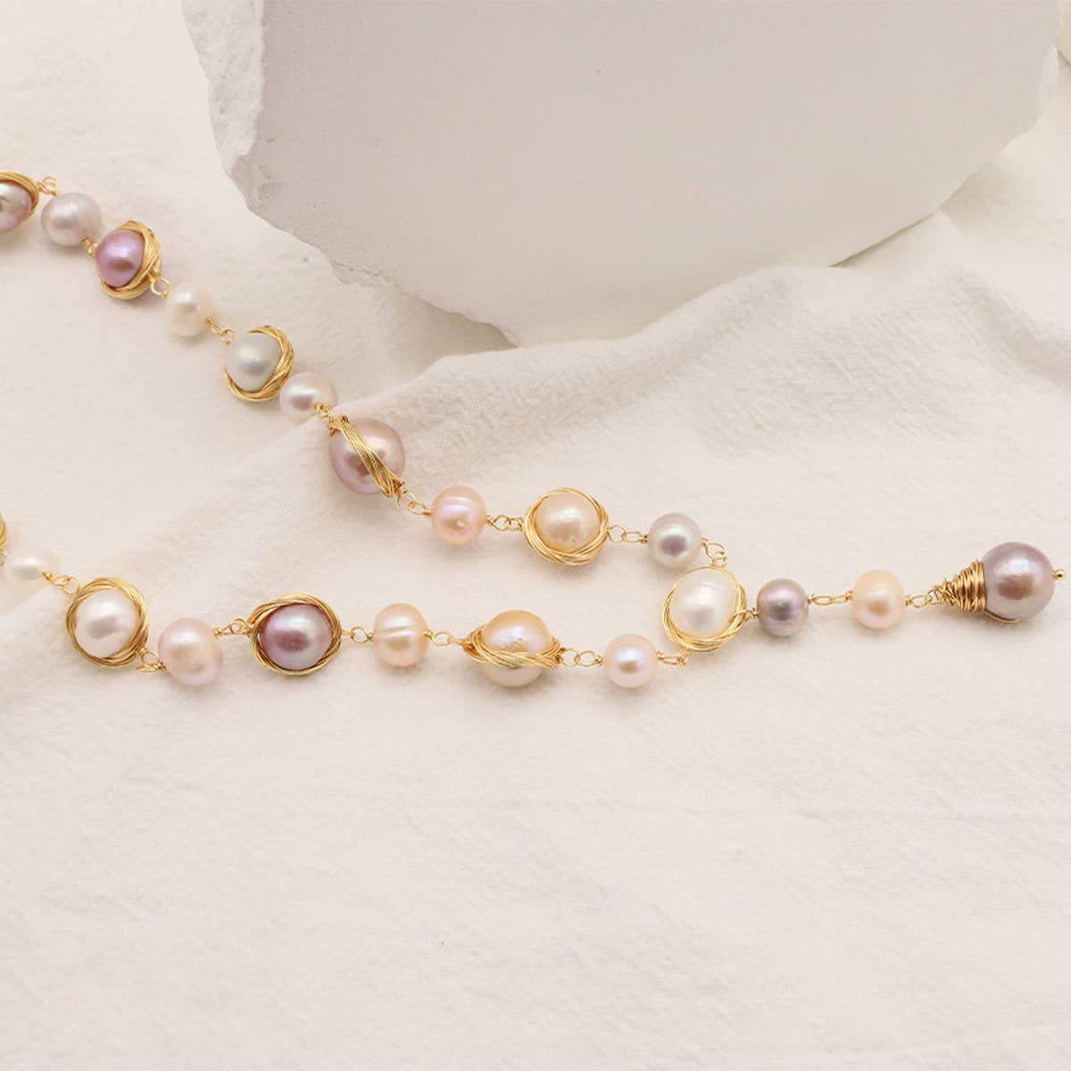 HIGH-GRADE FRESHWATER PEARL SWEATER NECKLACE