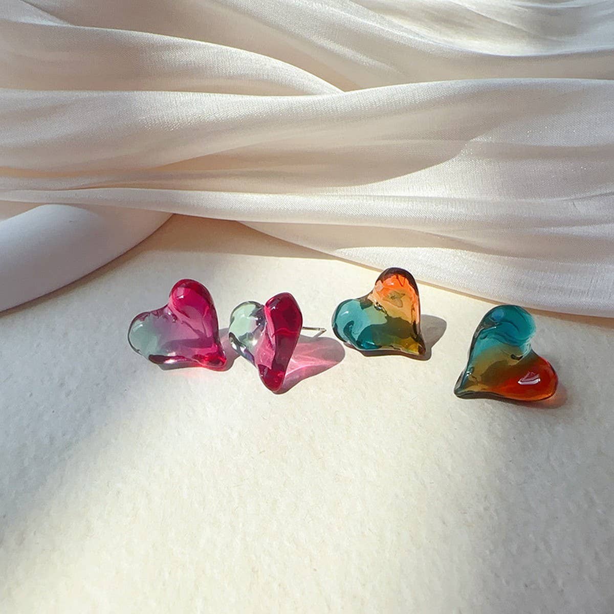 RETRO JELLY CONTRAST HEART EARRINGS_CWAJE2173