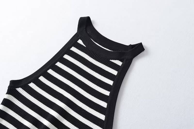 Strap knit top with neck hanging