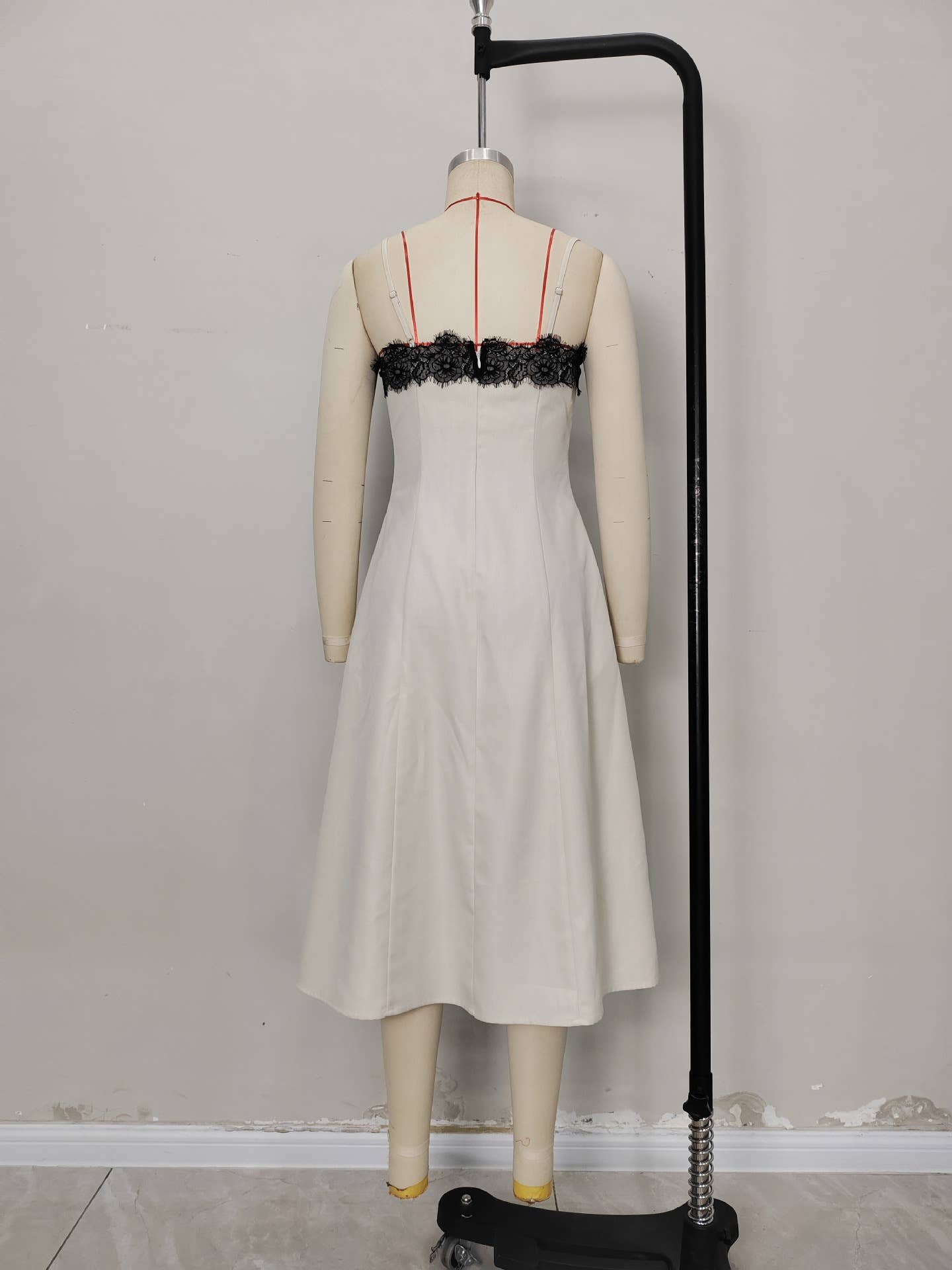 Stylish lace color off-the-shoulder halter dress