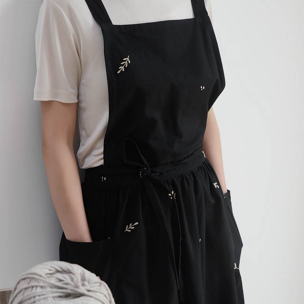 Flowers Embroidered cotton linen apron with pockets