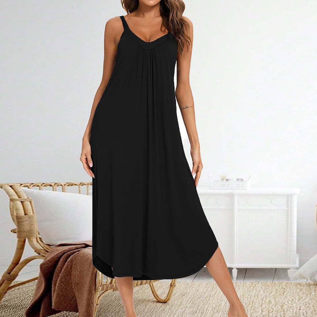 Loose and casual solid-color V-neck halter dress