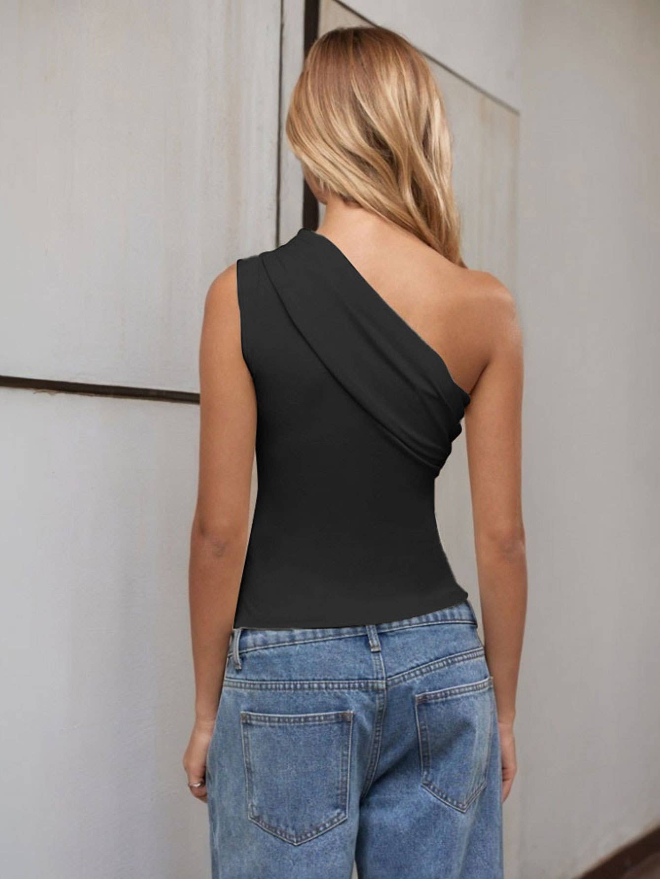 Slant neck sexy one-shoulder T-shirt