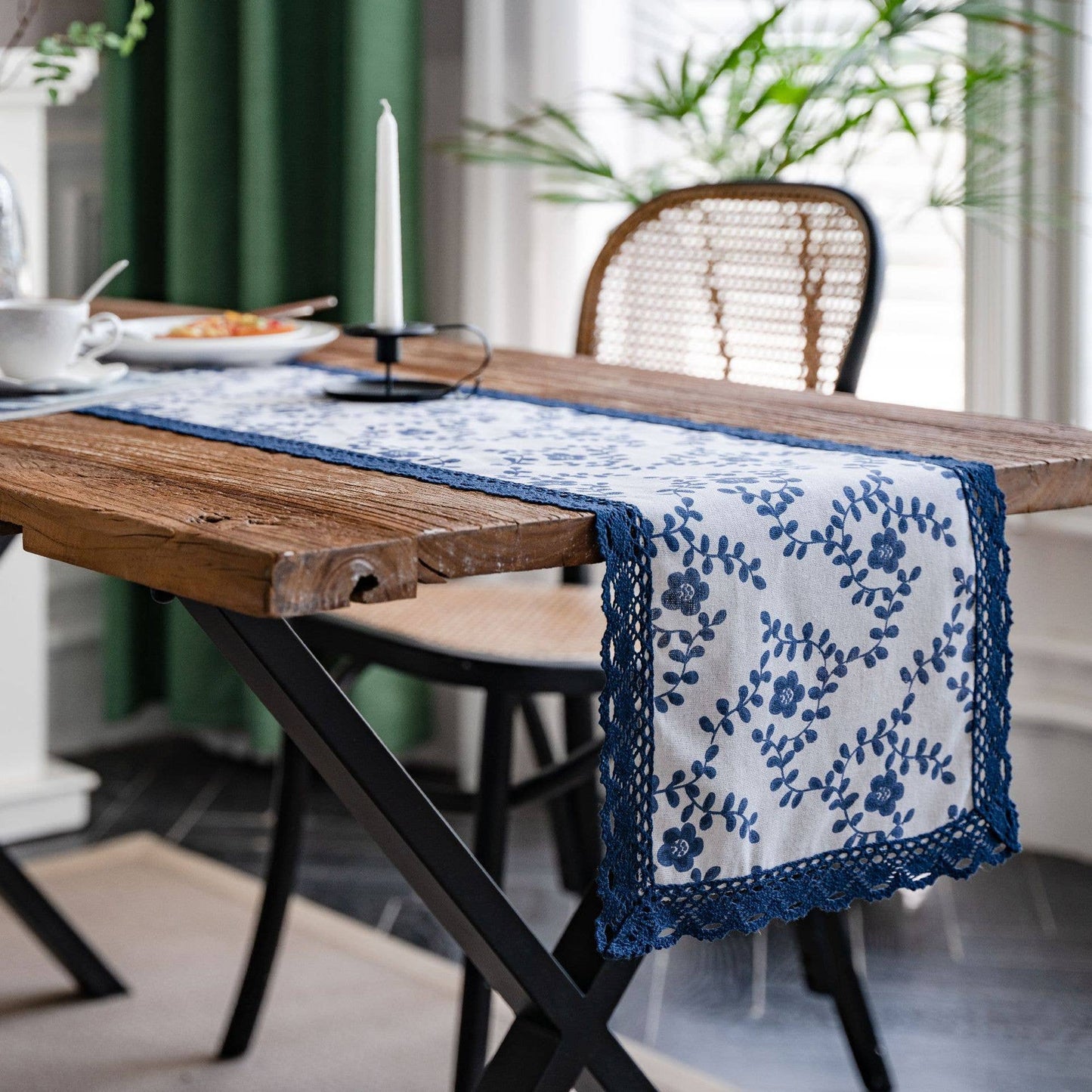 MULTI PATTERNED LACED DETAIL TABLE RUNNER