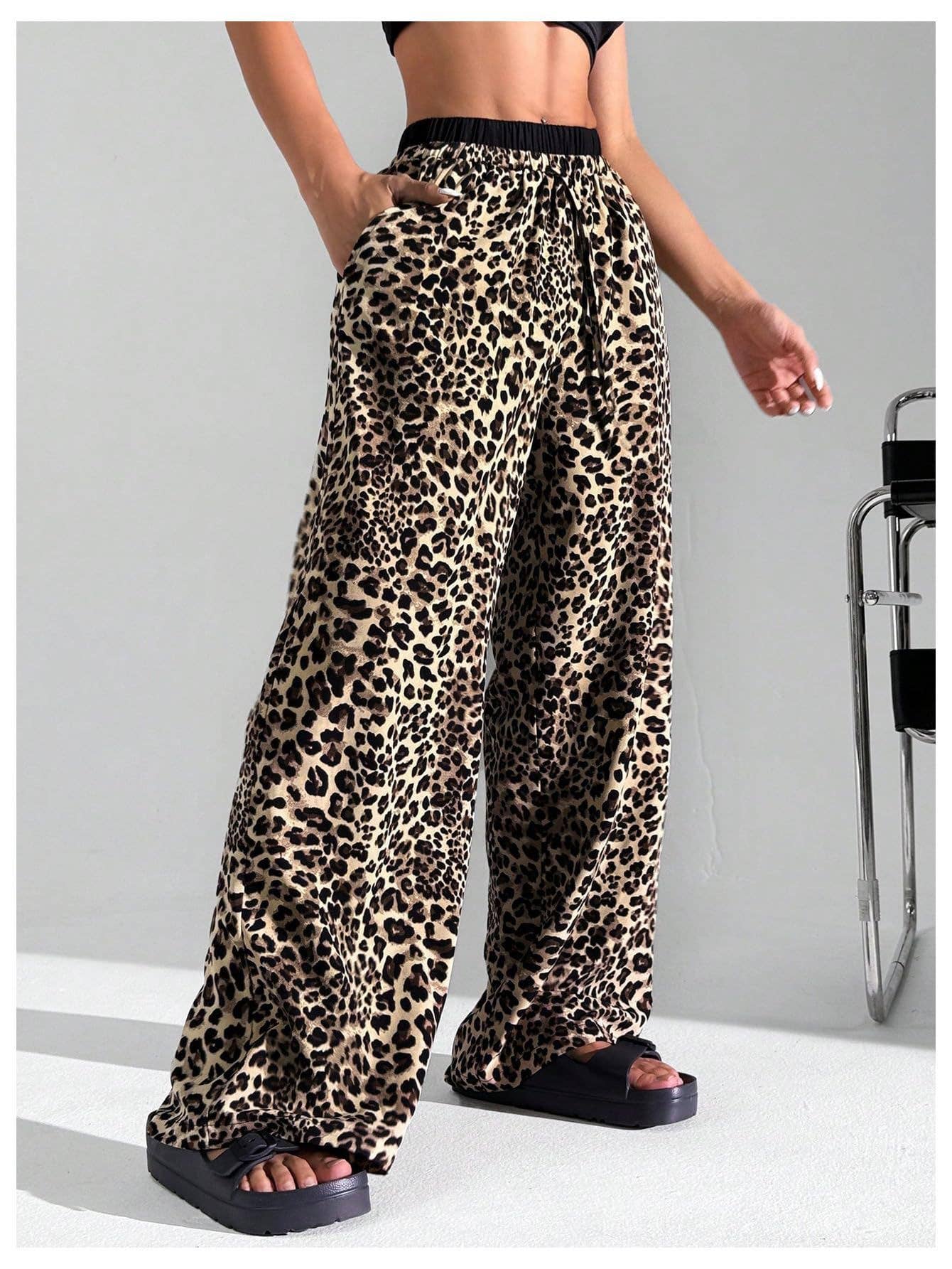 Loose high-waisted leopard print wide-leg pants