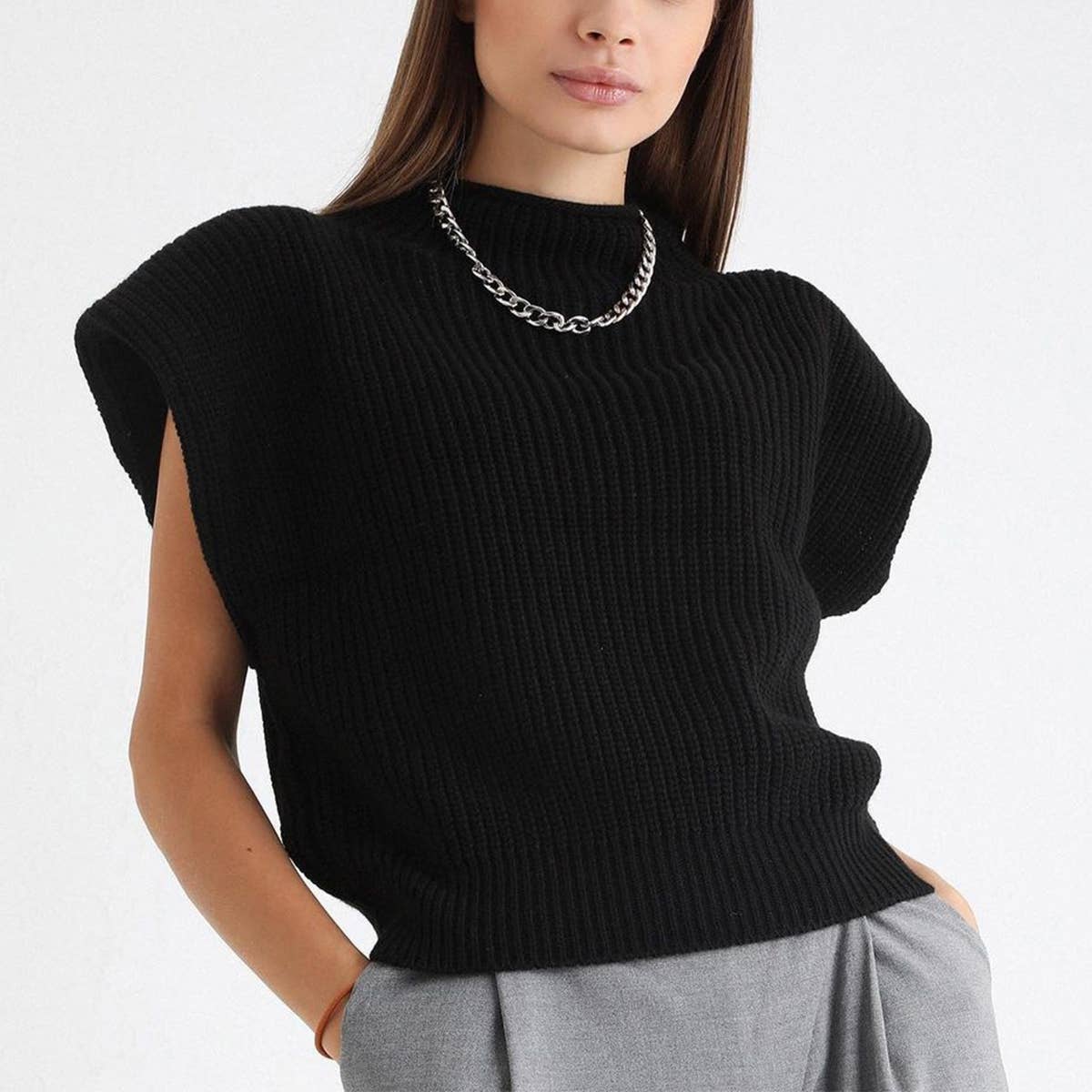 SOLID SLEEVELESS TURTLENECK SHOULDER PAD SWEATER