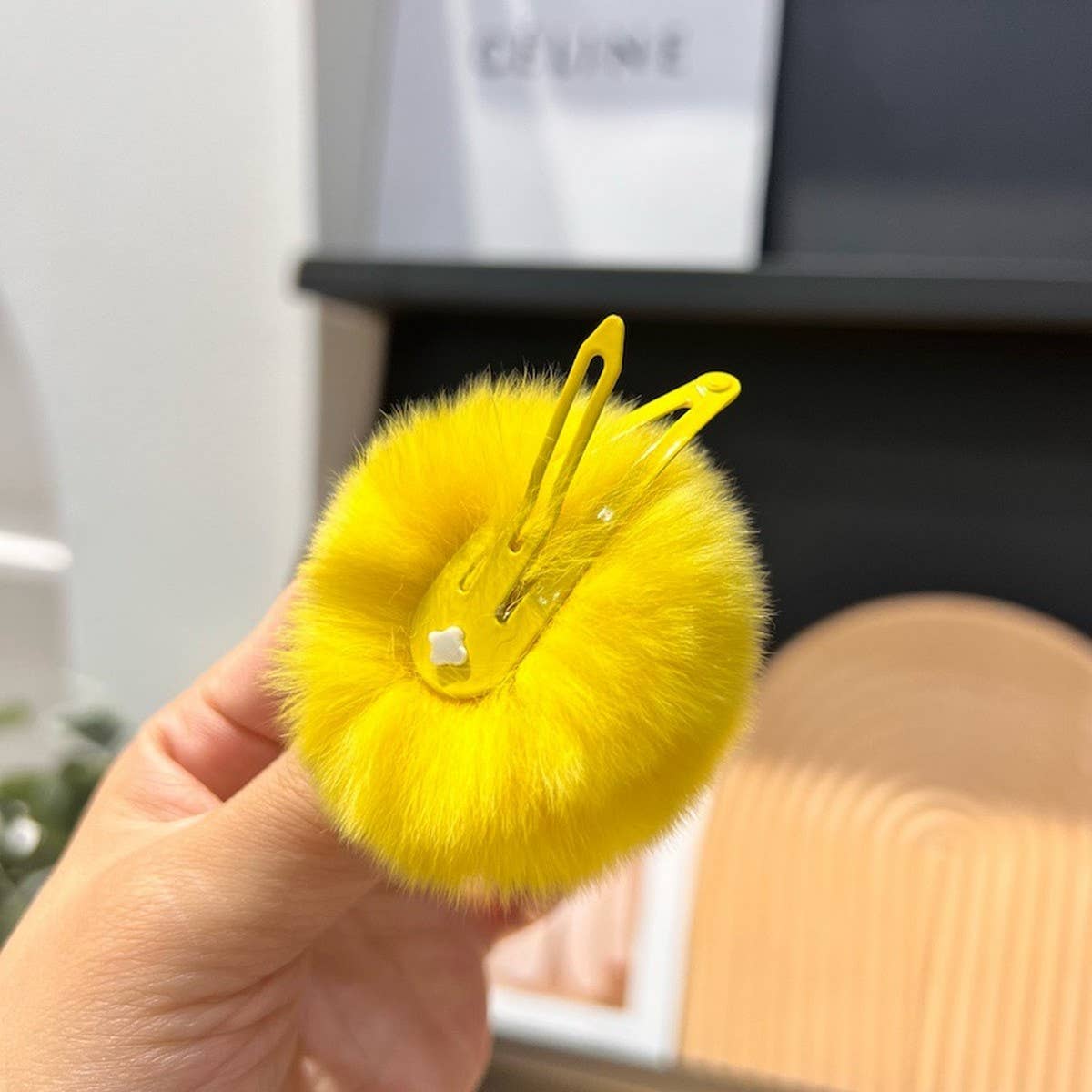 COLORFUL POM-POM BANGS CUTE MINI HAIR CLIP