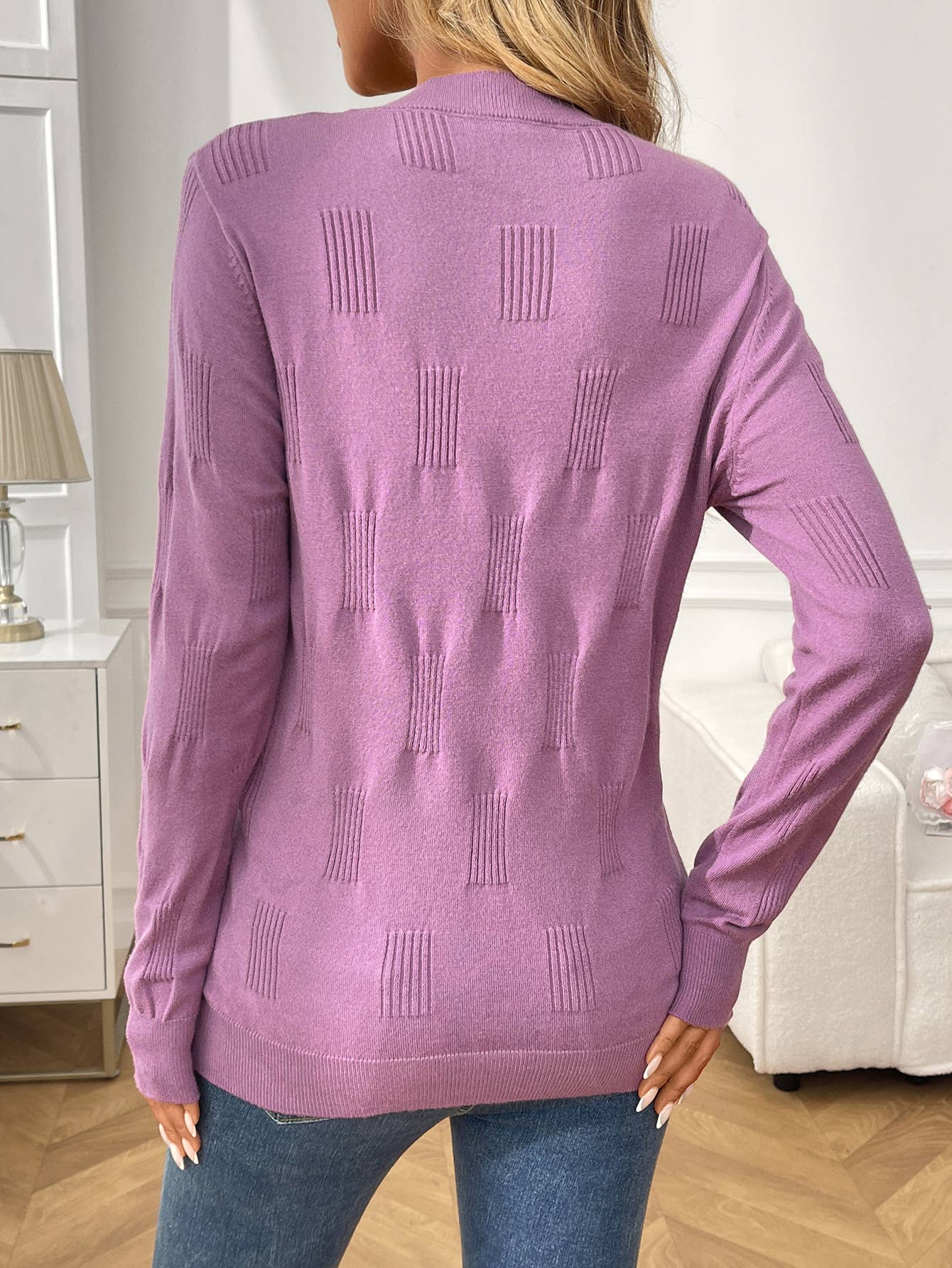 Solid-color round-neck pullover knitted sweater