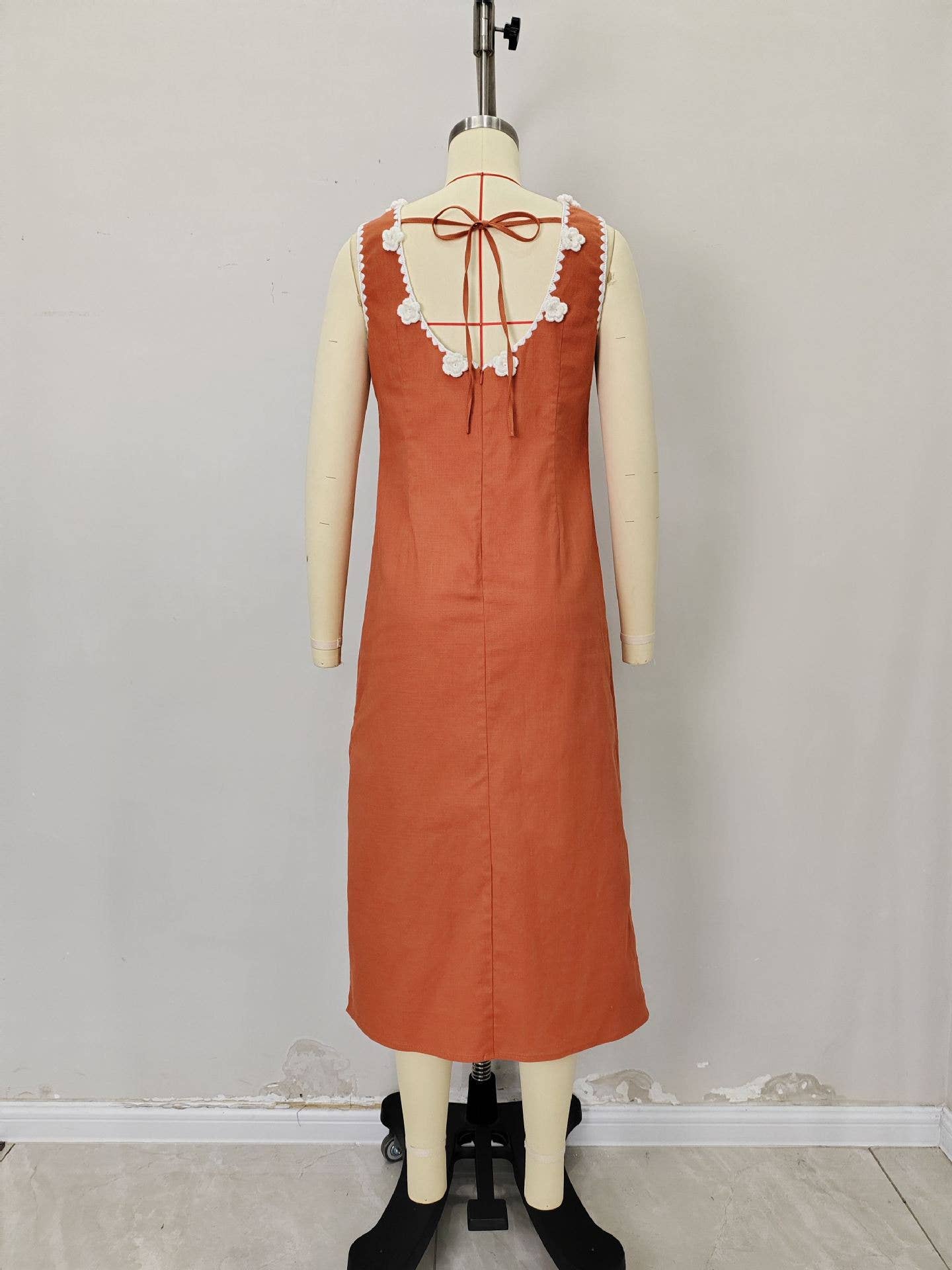 Round-neck embroidered flower pearl evening dress