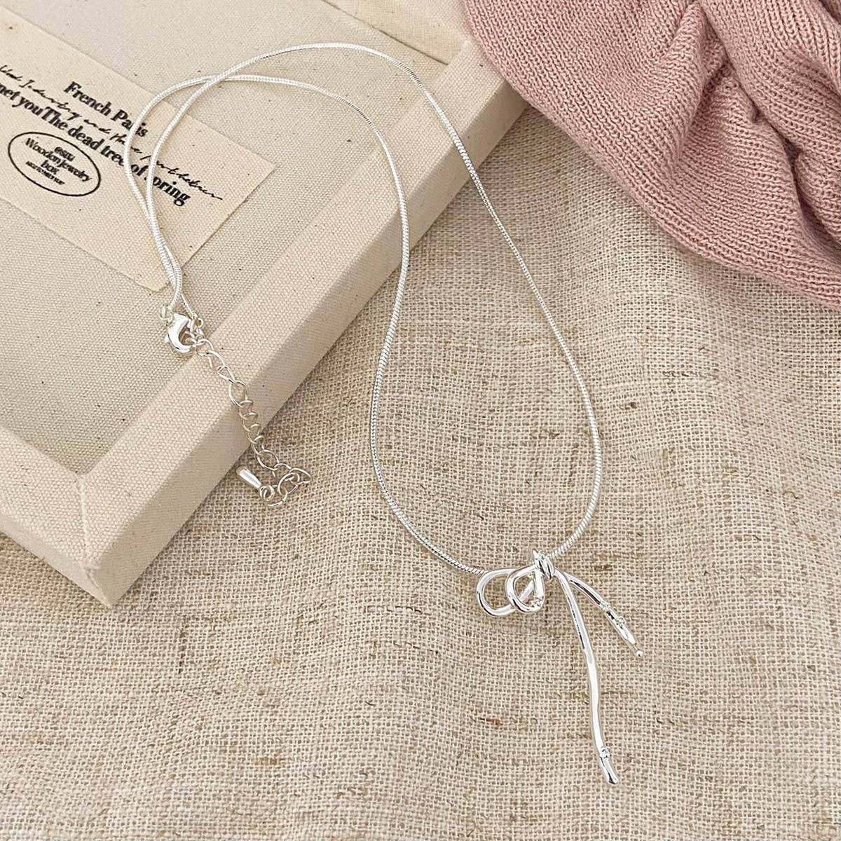 GIRLY LIGHT LUXURY RIBBON BOW NECKLACE FOR WOMEN