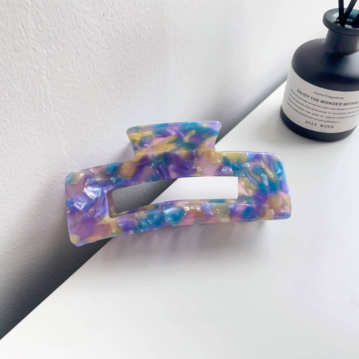 Retro and high-end acetate leopard hair clippers