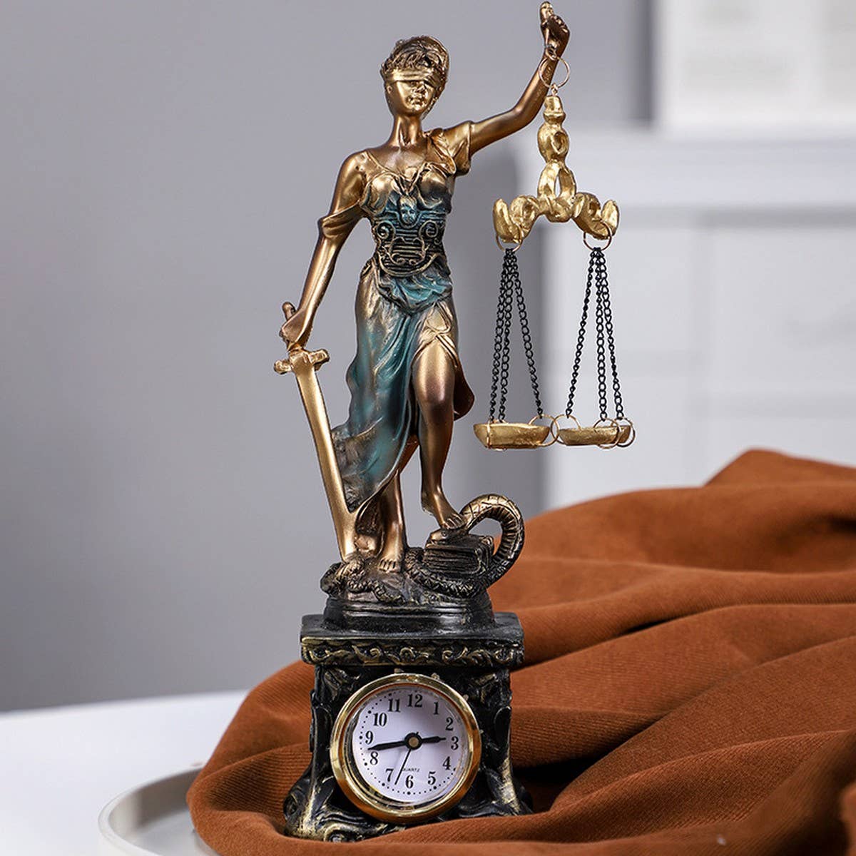 Vintage Lady Justice Resin Clock Sculpture_CWAJE5285