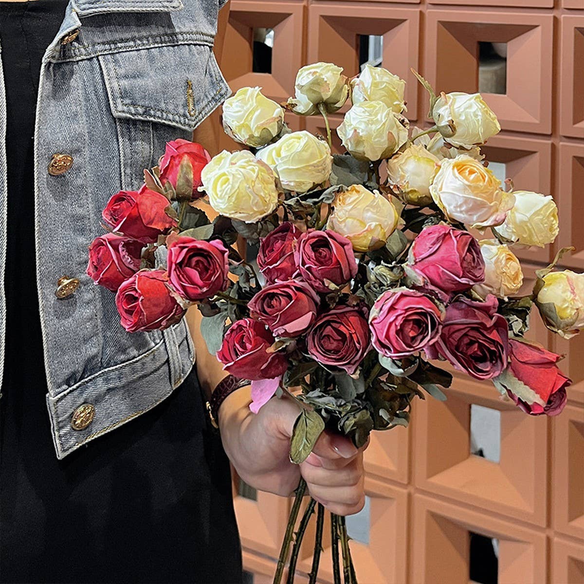 High-End Burnt Edge Rose Bouquet for Table Decor
