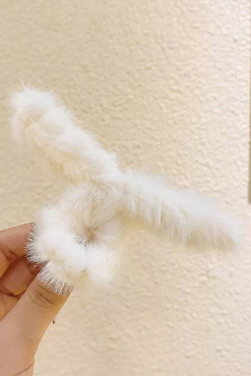 MULTICOLOR FAUX RABBIT FUR HAIR CLAW CLIP TWIST_CWAHA0153