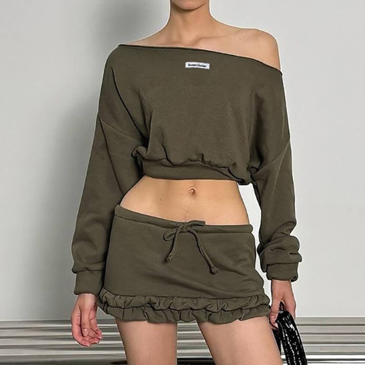 SHORT SOLID COLOR CROP COLLAR LONG SLEEVE HOODIE