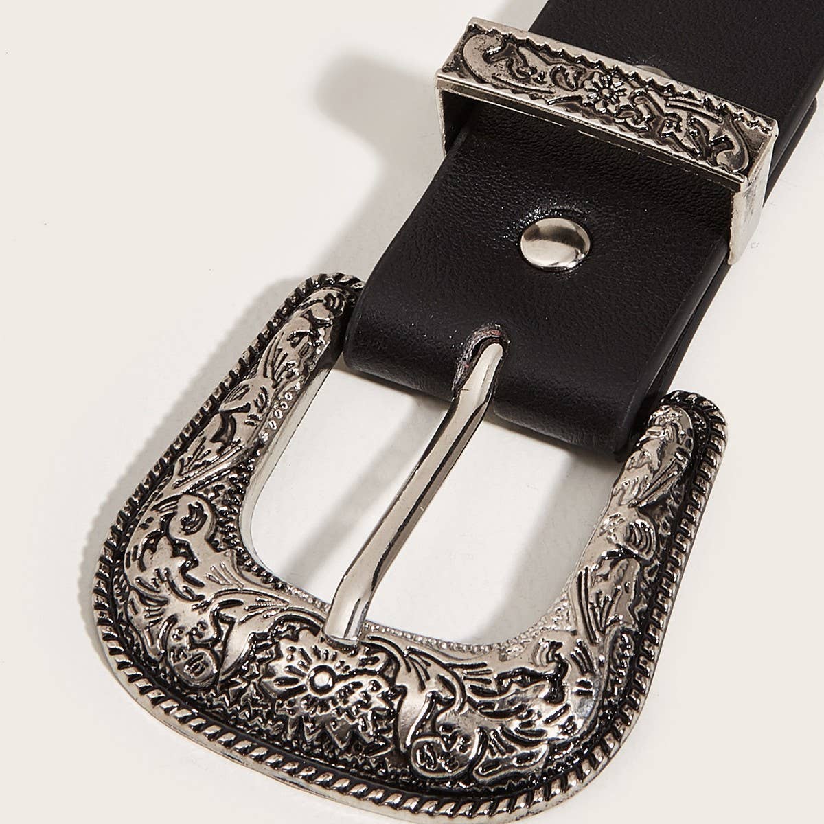 CWABE0560_PUNK BELT WITH SILVER STUDS