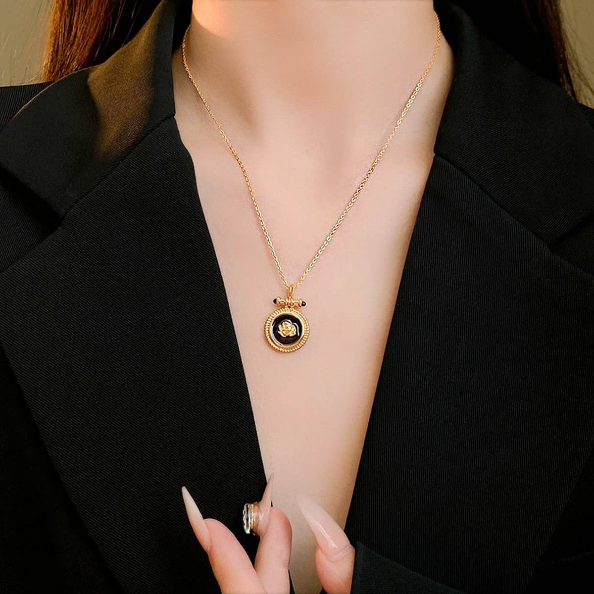 VINTAGE ROUND OIL DROP ROSE FLOWER NECKLACE