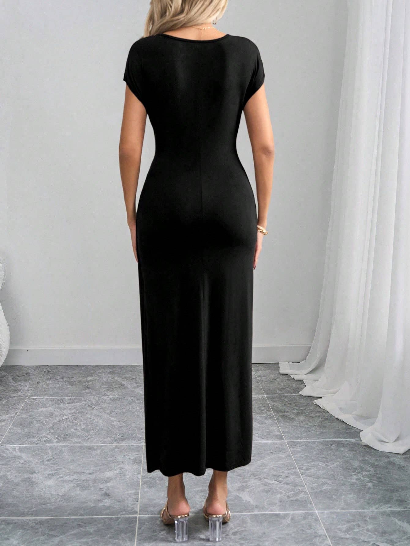 Round-neck solid-color,form-fitting long dress