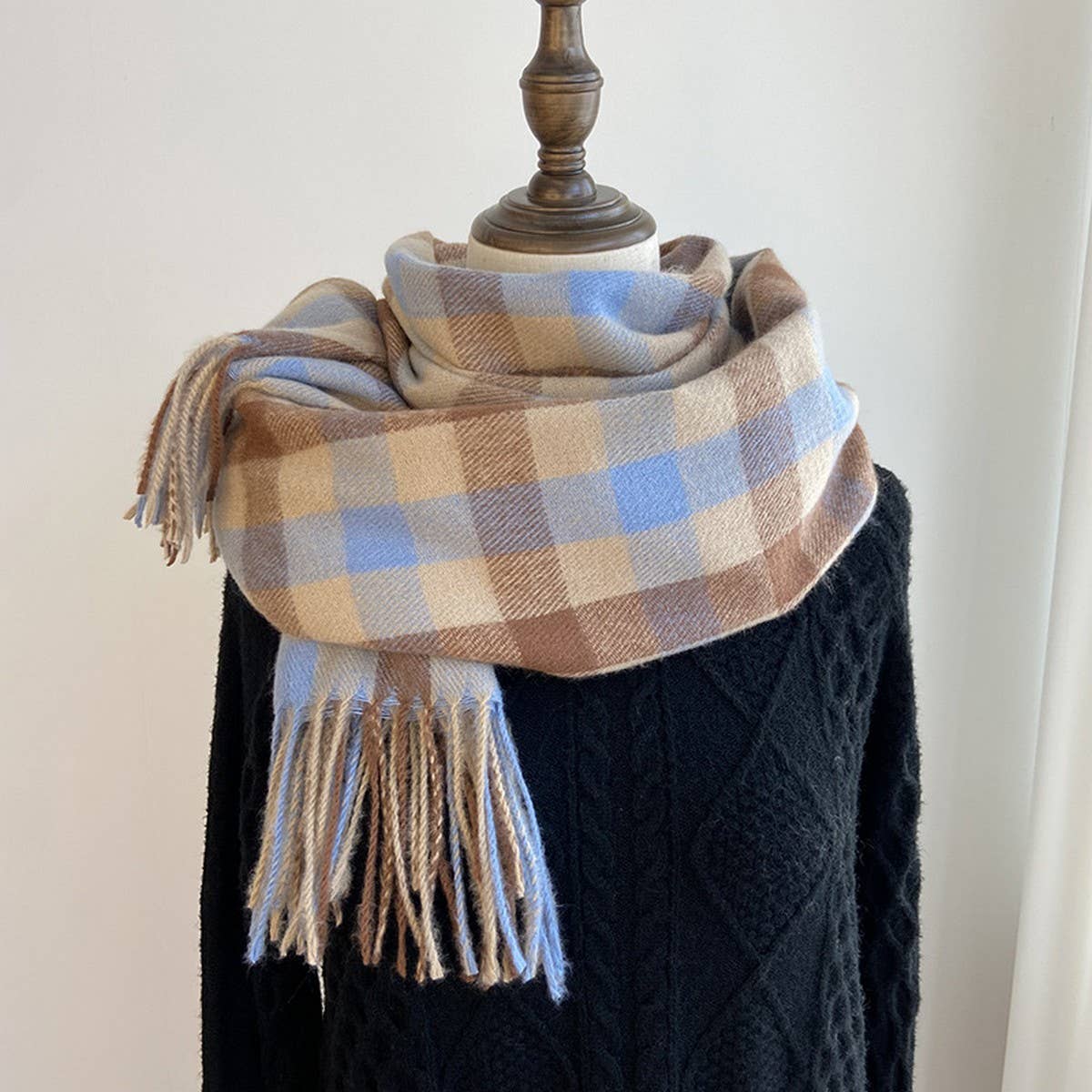 Vintage Wool-Blend Scarf ? Cozy Winter Neck Wrap