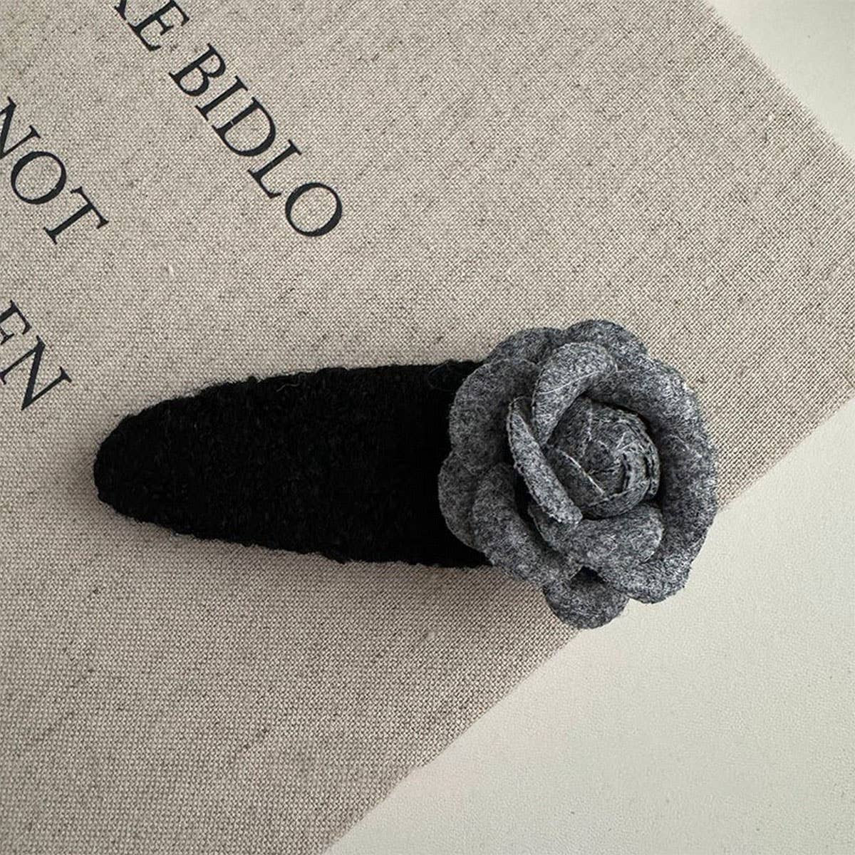 COOL GRAY CAMELLIA HAIRPIN HEADBAND