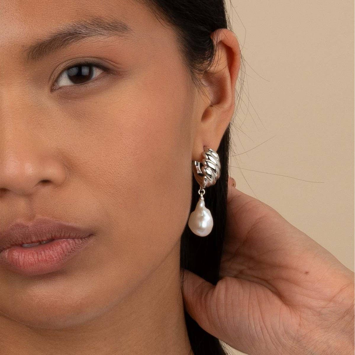 Minimalist Irregular Pearl Earrings 18K Gold Steel