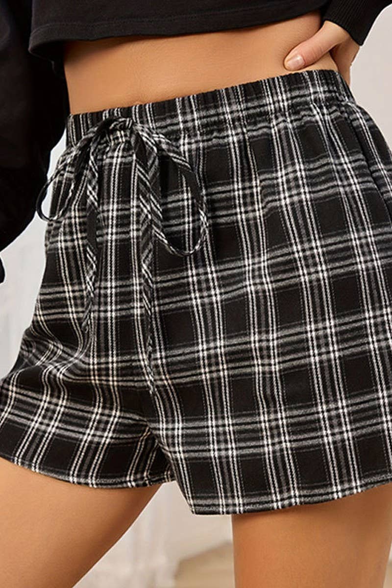 CWBSP0494_BLACK AND WHITE CHECK STRIPED ELASTIC WAIST SHORTS