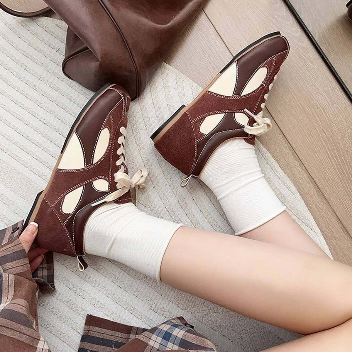 Retro Colorblock Sneakers in Wine Red Style_CWSHF0168