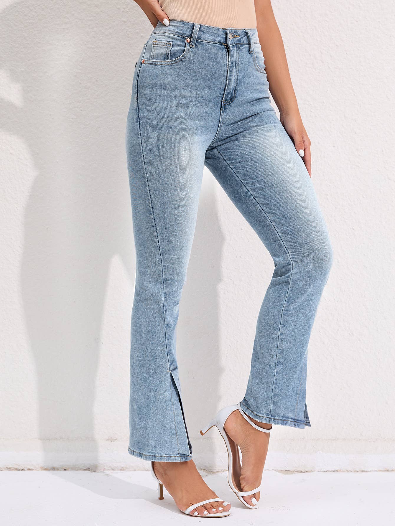 Elastic straight-leg high-waisted washed jeans
