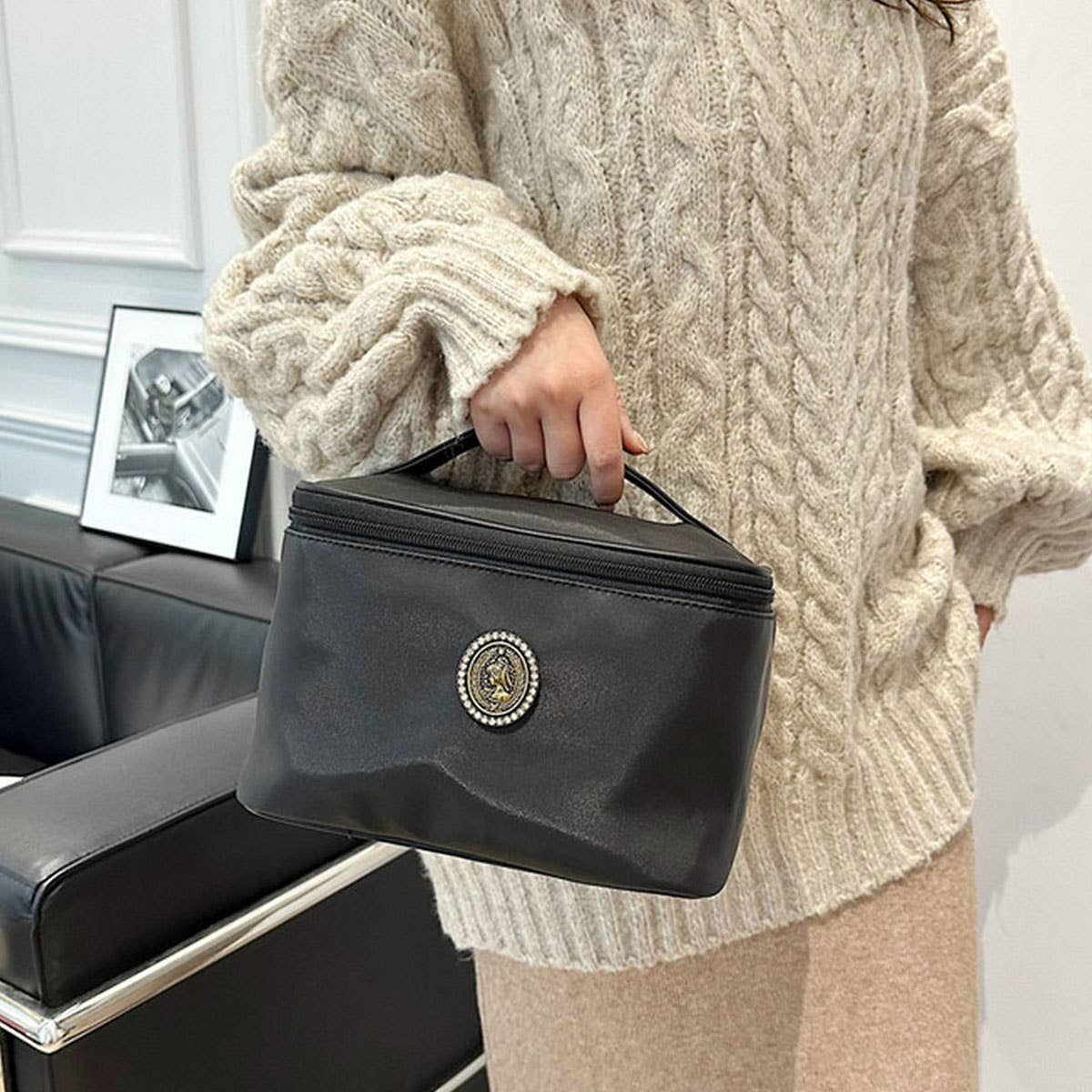 NEW HIGH-END BLACK SOLID COLOR COSMETIC BAG_CWAB4498