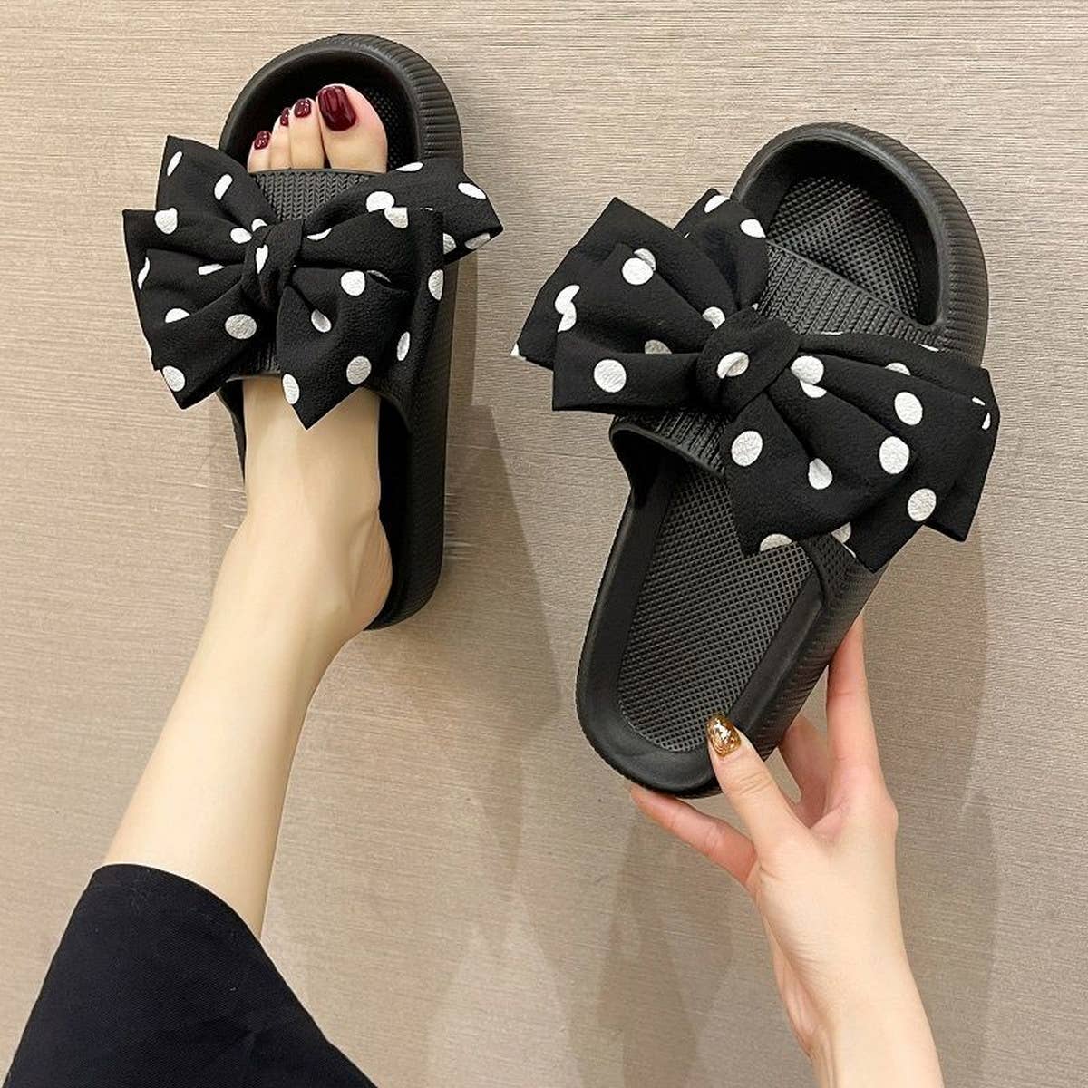 STYLISH THICK-SOLED CUTE POLKA DOT BOW SLIPPERS_CWSHS0639