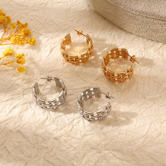 18K GOLD HUGGIE HOOP EARRINGS_CWAJE0552