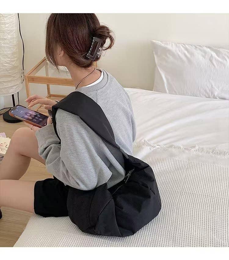 Pleated wide shoulder strap canvas bag