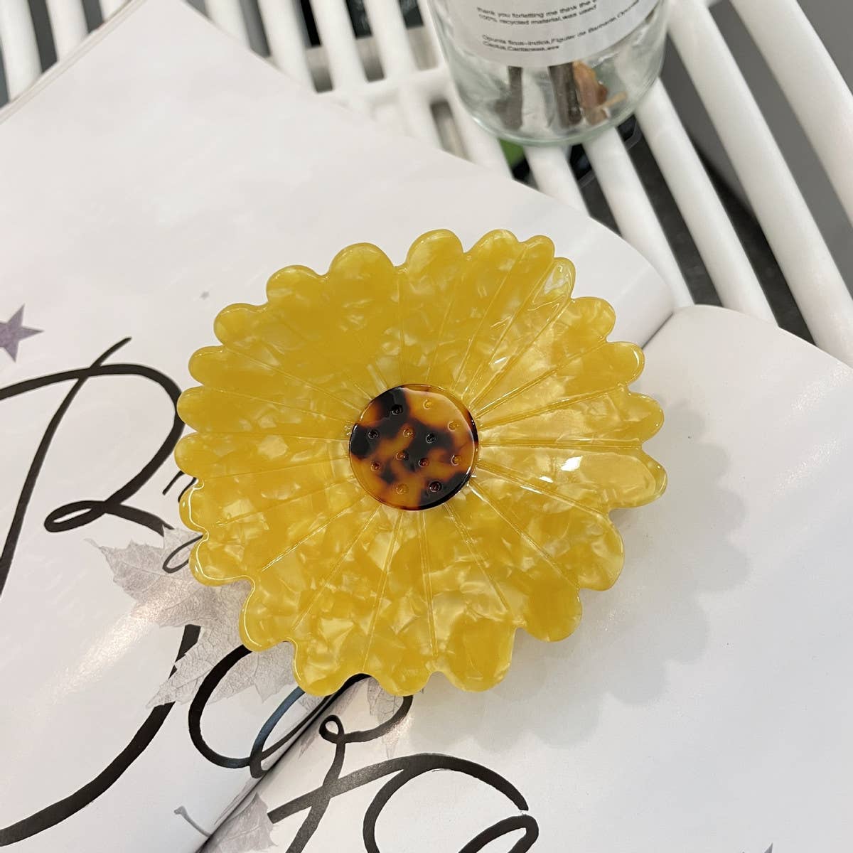 DELICATE DAISY FLOWER HAIR CLIP_CWAHA0968