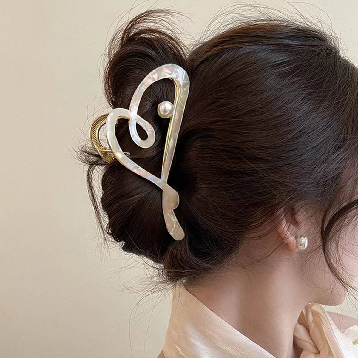 SWEET AND VERSATILE HEART HOLLOW HAIRPIN