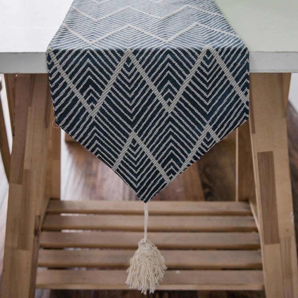 GEOMETRIC TASSEL FASHION LONG TABLECLOTH