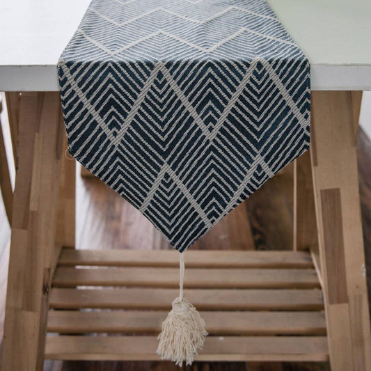 GEOMETRIC TASSEL FASHION LONG TABLECLOTH