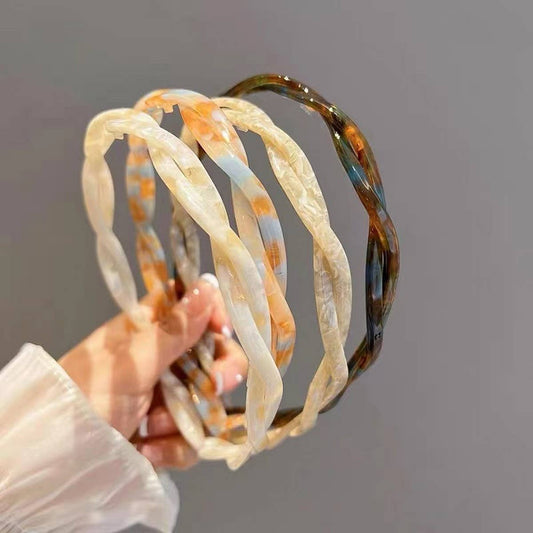 SMALL TWISTED HAIRBAND FOR EVERYDAY WEAR_CWAHA2686