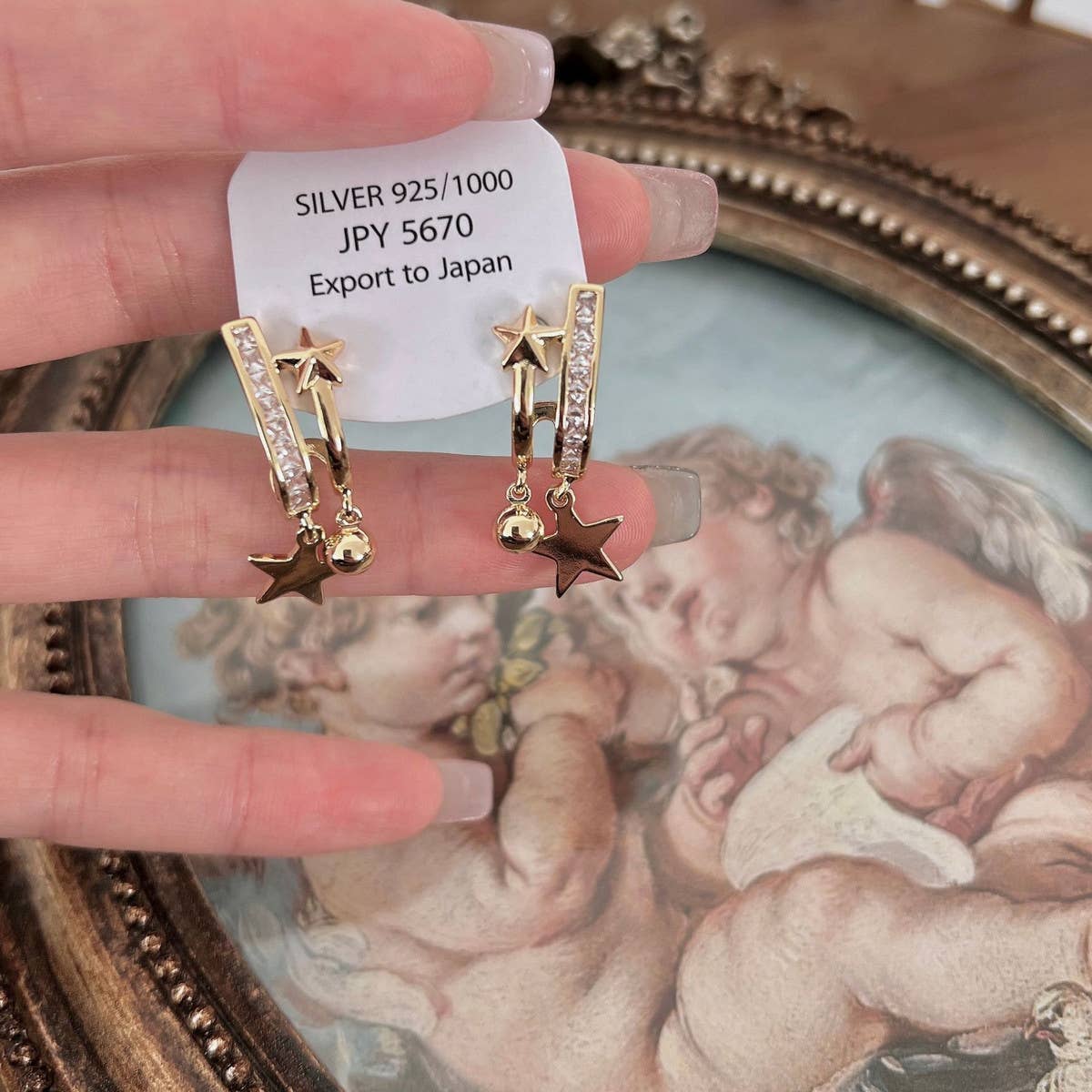 UNIQUE FIVE-POINTED STAR CLIP EARRINGS