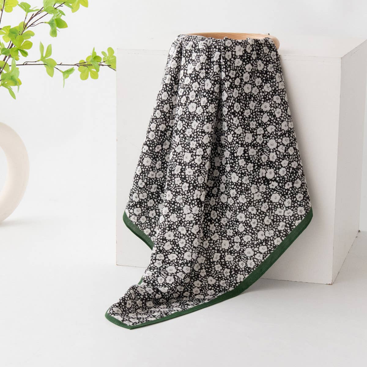 FLORAL PRINT SQUARE SCARF