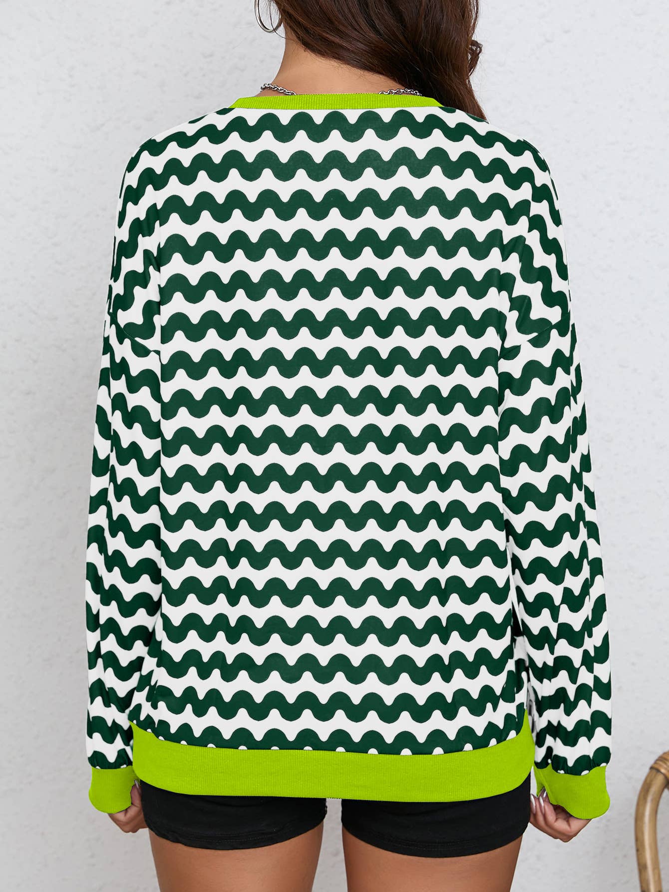 Wavy color-blocked long-sleeved sweatshirt