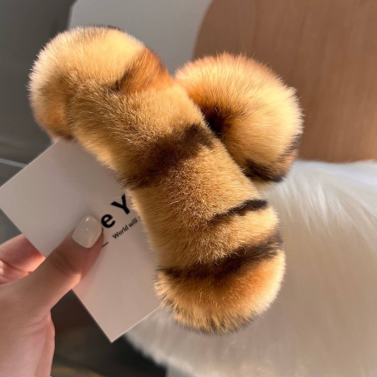 Large Real Rex Rabbit Fur Hair Claw - Cute & Cozy_CWAHA3302