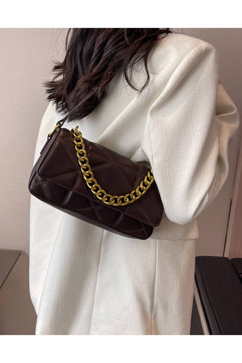 QUILTED ZIPPER CHAIN POINT CROSS BODY BAG_CWAB0526