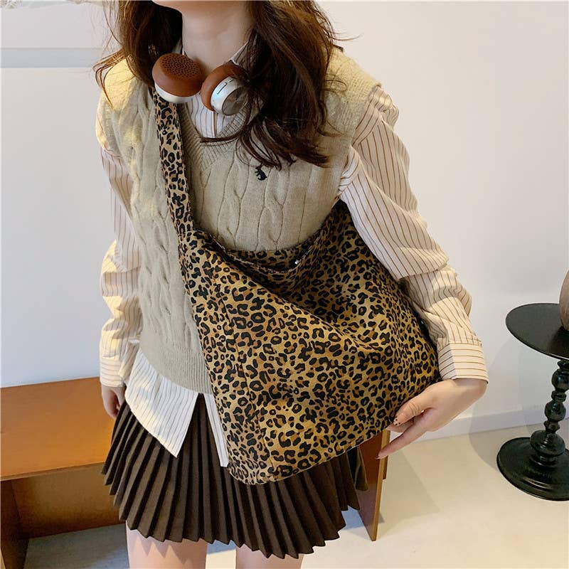 Fashionable leopard print hand-held tote bag